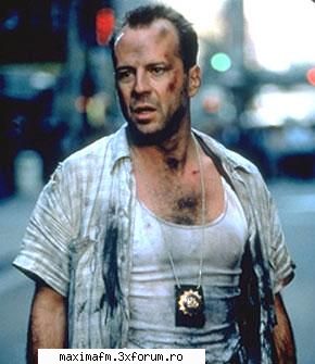 greu de ucis 4
nume original: live free or die hard
in rolul principal: bruce foarte bun filmul.