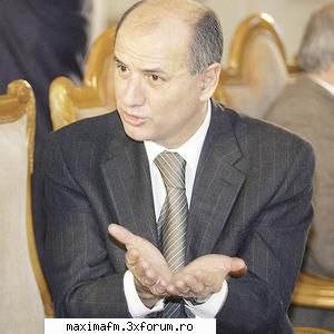 Rapid se dezintegreaza - Vineri, 15 Iunie 2007 » De la antrenori la - Stiri/News/Noticias